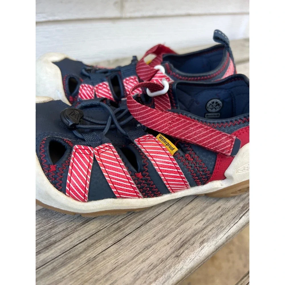 KEEN Newport‎ Navy Blue Red Waterproof Washable Sandals size 2 US